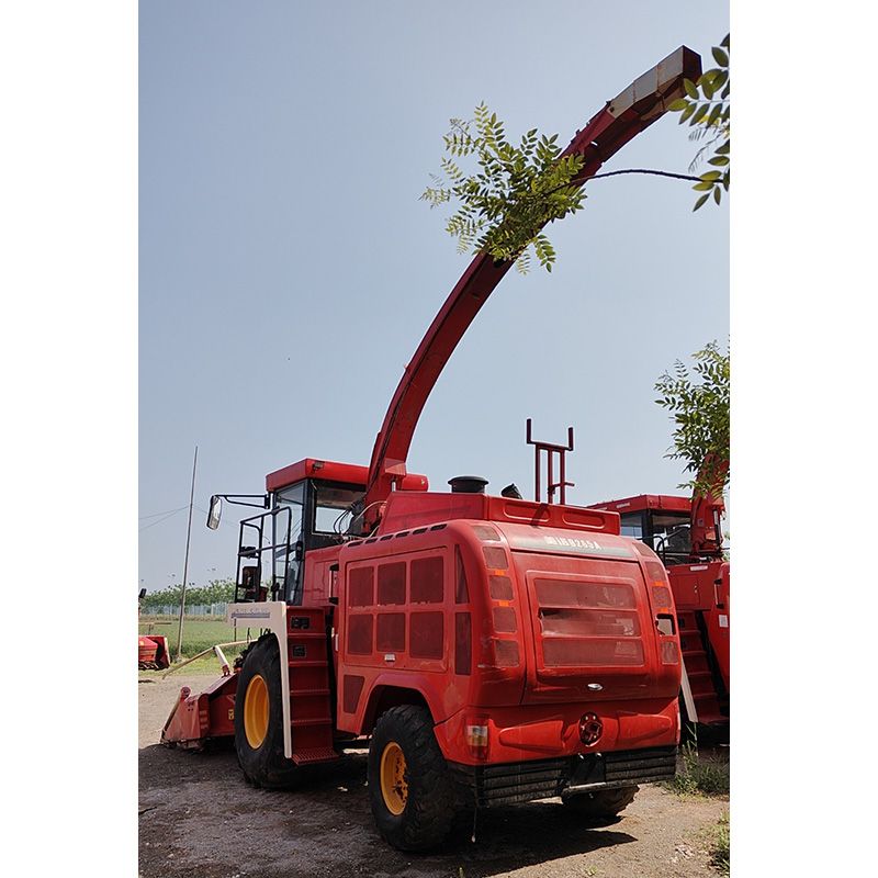 大型輪式青儲機(jī)